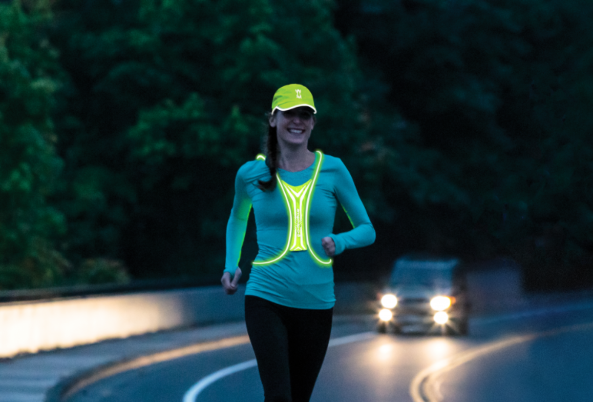 Amphipod Xinglet Optic Beam™ Rechargeable Vest