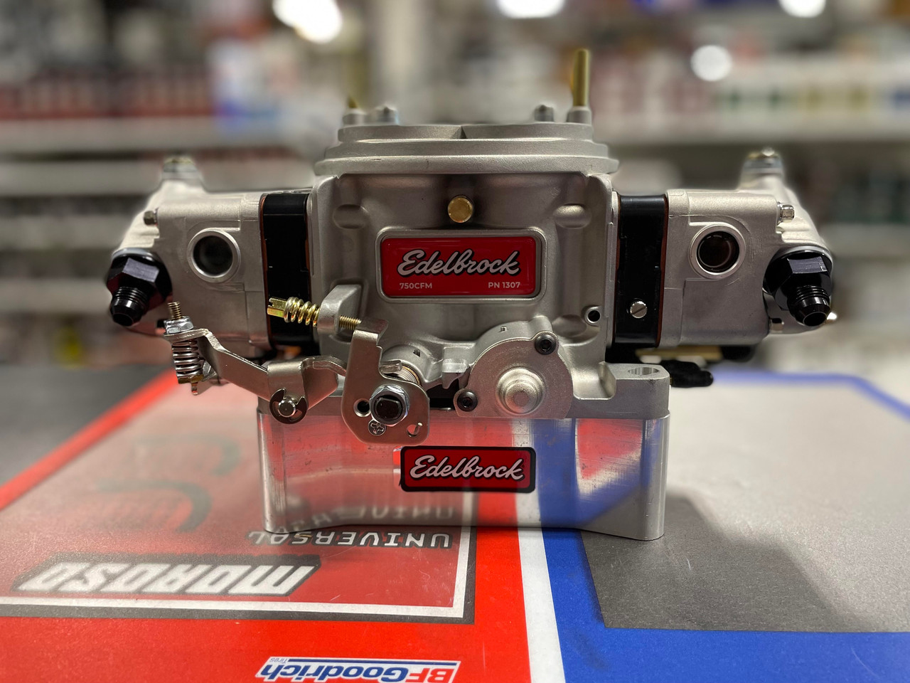 Edelbrock 1307 VRS-4150 750 CFM Carburetor (E111307)