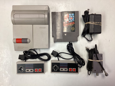 Nintendo NES Toploader System Excellent Condition 2 controllers Mario/Duck hunt