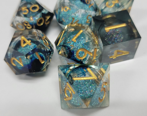 Beautiful Atlantis Glitter Core Resin 7 Dice Set