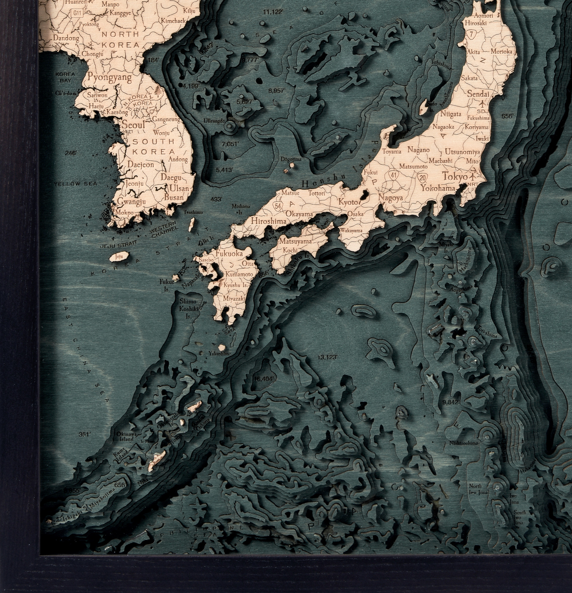 Japan | Topographic 3D Chart