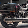 Ponteira Super Sport by Wings & El Camino para Harley-Davidson Softail Low Rider ST 2025 - Inox Escovado com Capa Preta