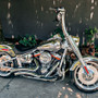 Kit Guidão King Curve Rhino 2” + Cabos Mecânicos com Acelerador Eletrônico para Harley-Davidson Softail - Inox Polido