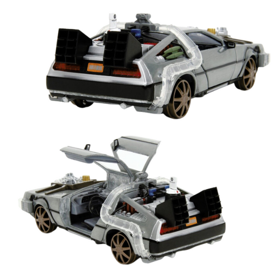 Back to the Future 3 - Delorean 1:24 Diecast Vehicle (with Lights)