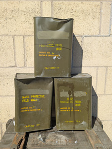 US M9A1 Gas mask in can US M9A1 Gas mask in can