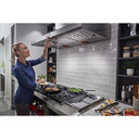Kitchenaid® Hotte de cuisinière murale de style commercial à classe de moteur de 585 ou 1170 pi cu/min - 48 po KVWC958KSS