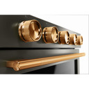 Trousse d'accessoires de personnalisation (poignées et boutons) couleur bronze pour cuisinière au gaz coulissante à convection KitchenAid® W11773967 Trousse d'accessoires de personnalisation (poignées et boutons) couleur bronze pour cuisinière au gaz coulissante à convection KitchenAid® W11773967