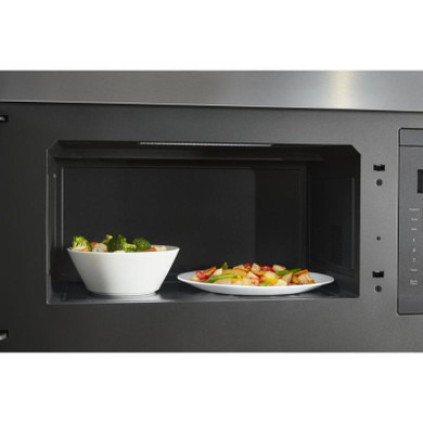 Kitchenaid® Four à micro-ondes à hotte intégrée encastré au design affleurant YKMMF330PPS