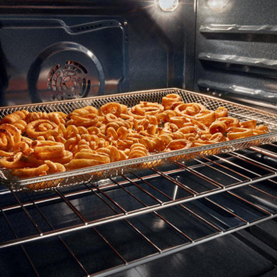 Whirlpool® Cuisinière électrique intelligente avec technologie de cuisson à air et nettoyage à la vapeur de 30 po YWSES4530TZ