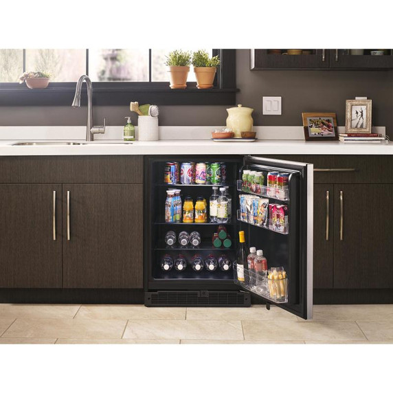Whirlpool® Réfrigérateur sous le comptoir avec poignée style porte-serviette - 24 po - 5.1 pi cu WUR35X24HZ