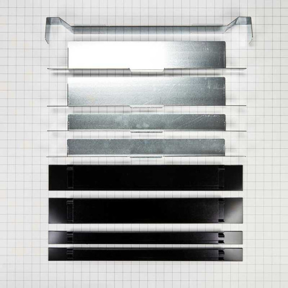 Trousse de garniture latérale pour four mural simple, noir/Noir™ W11312047