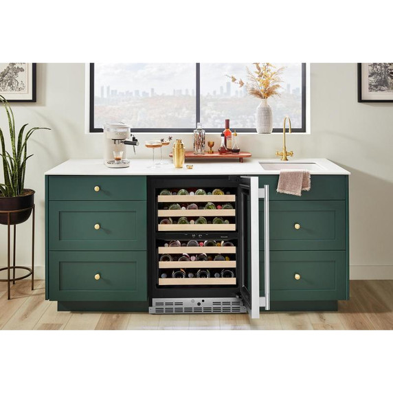 Kitchenaid® Cellier sous le comptoir avec porte-bouteilles à devant en bois à pleine extension - 24 po KUWR524SPS