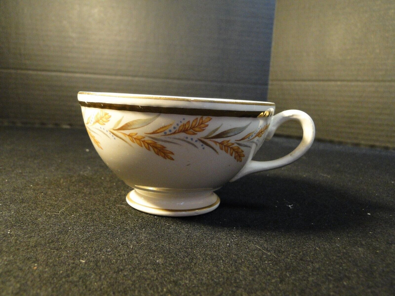 Homer Laughlin Eggshell Georgian Kingston Tea Cup Saucer Set