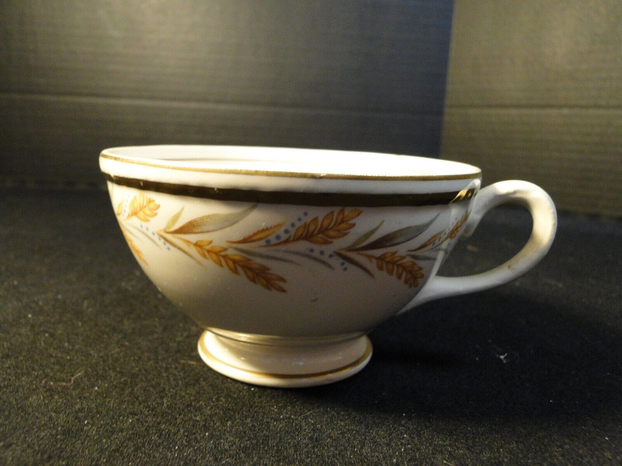 Homer Laughlin Eggshell Georgian Kingston Tea Cup Saucer Set