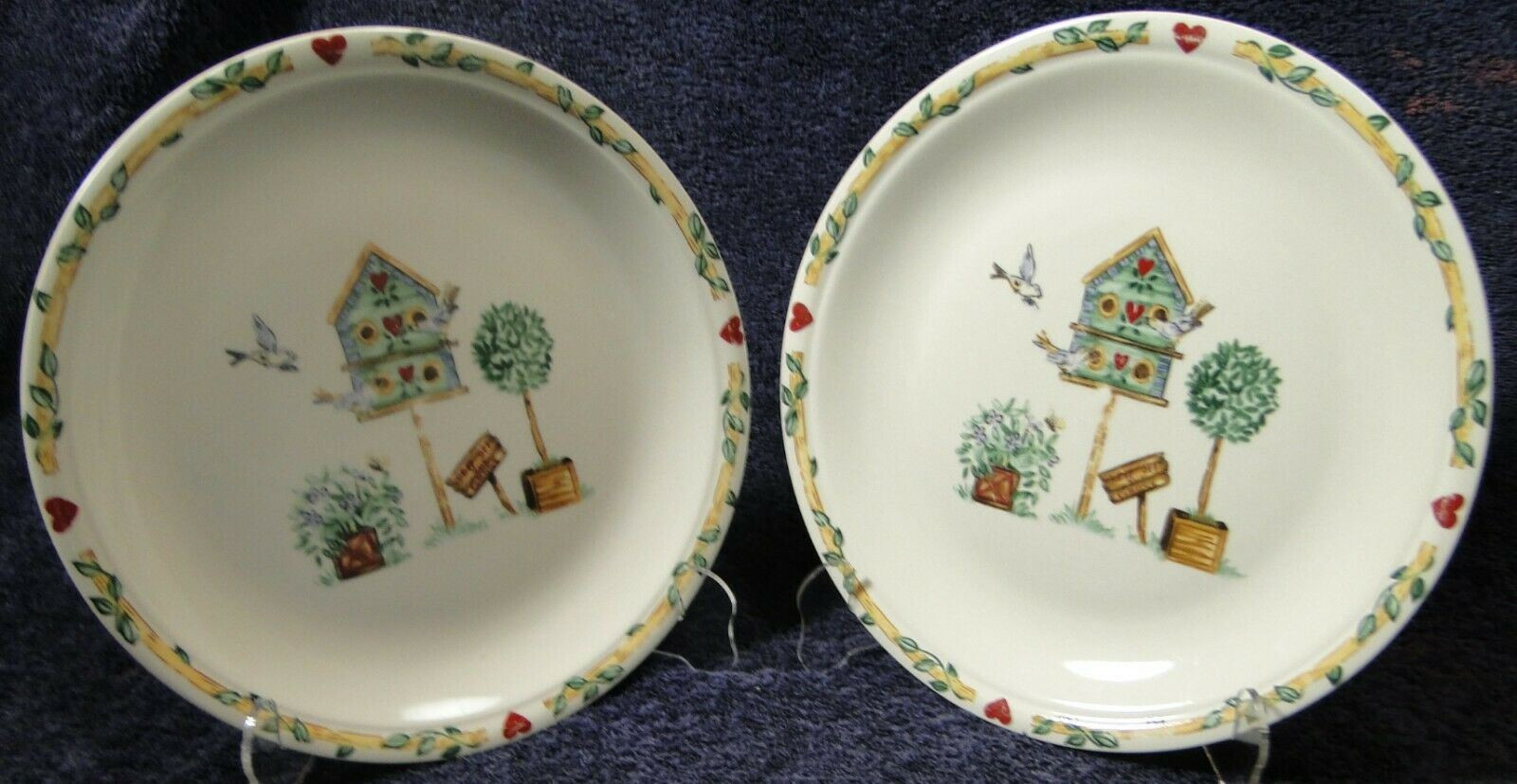 Thomson Pottery Birdhouse Dinner Plates 10 1/4" Birds Red Hearts Set 2