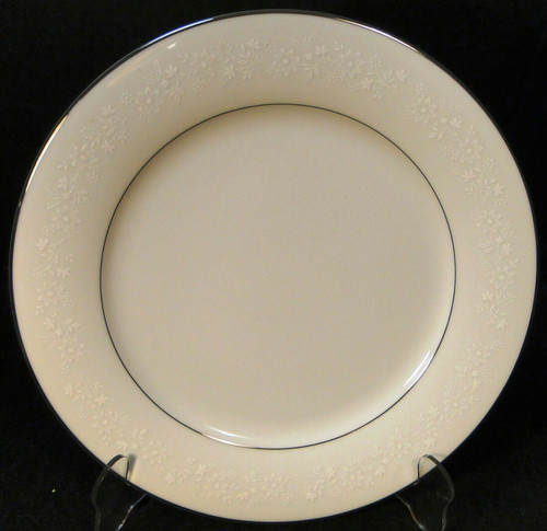 Noritake Buckingham Dinner Plate 10 1/2" 6438 White Embossing Excellent