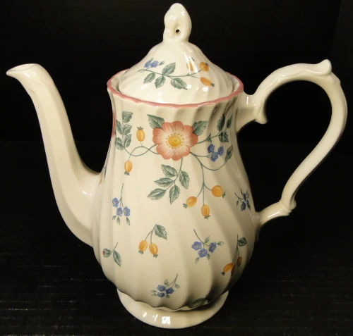Churchill Briar Rose Coffee Pot with Lid Teapot White Floral Pattern Excellent