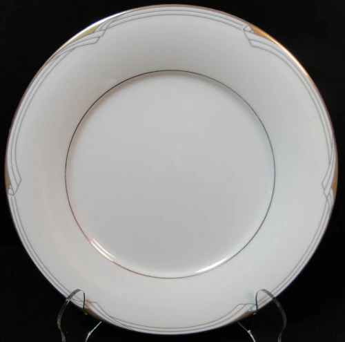 Noritake Golden Cove Salad Plate 8 1/4" 7719 Gold Trim Fine China Excellent