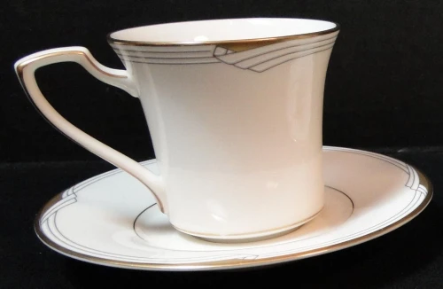 Noritake Golden Cove Tea Cup Saucer Set 7719 Gold Trim Excellent