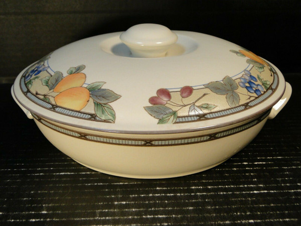 Mikasa Garden Harvest Round 1.5 Quart Covered Casserole CAC29 Intaglio | DR Vintage Dinnerware and Replacements