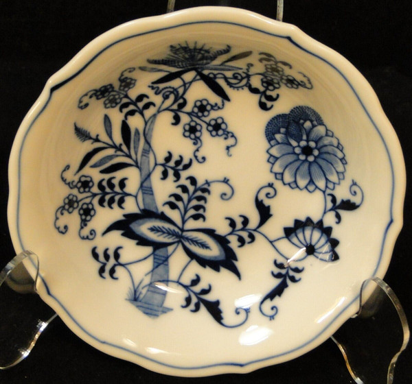 Blue Danube China Berry Bowl 5 3/8" Blue Onion Japan Ribbon Mark Excellent