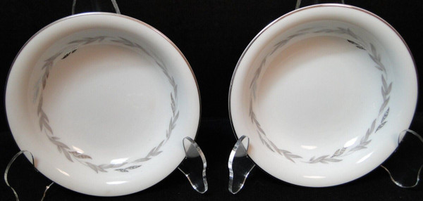 Noritake Graywood Berry Bowls 6041 7 3/8 Japan Gray Leaves Fruit Set 2 Excellent