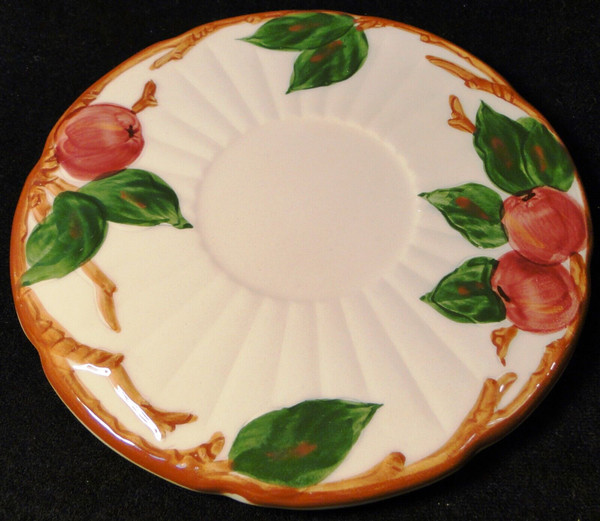 Franciscan Apple Trivet 6 1/2" Round Fluted USA Flying "F" Back Stamp Excellent