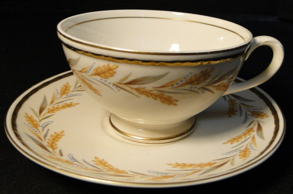 Homer Laughlin Eggshell Georgian Kingston Tea Cup Saucer Set Excellent