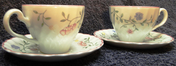 Johnson Brothers Summer Chintz Tea Cup Saucer Sets Made in England 2 Excellent