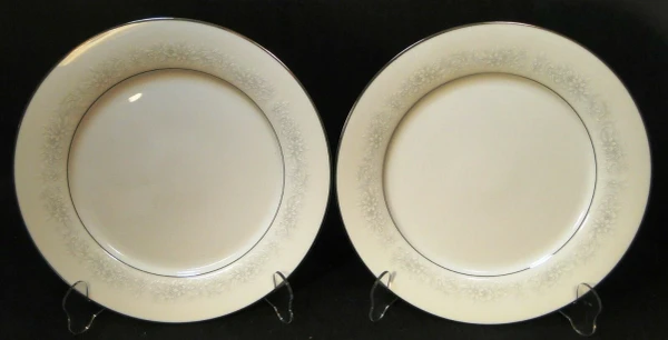 Noritake Cumberland Dinner Plates 10 3/4" 2225 White Embossing Set 2 Excellent