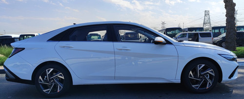 Side View  Hyundai Elantra 2025