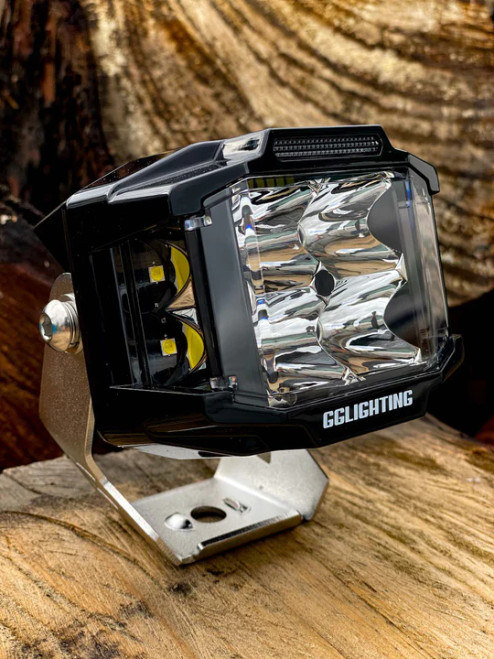 Combination of front facing driving light and side emitting LEDs for a full 270 degree beam pattern Combination of front facing driving light and side emitting LEDs for a full 270 degree beam pattern