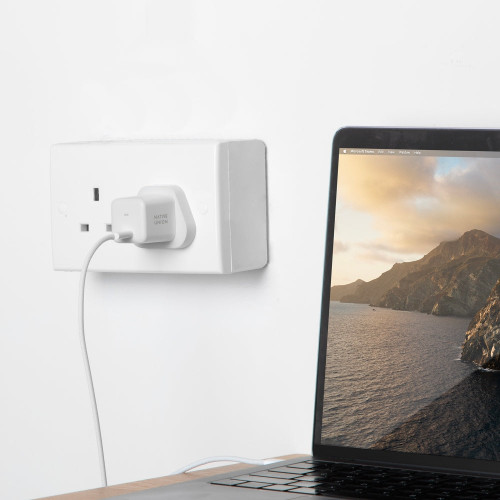 NATIVE UNION Fast GaN Charger PD 30W USB-C Charger - White NATIVE UNION Fast GaN Charger PD 30W USB-C Charger - White