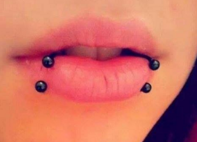 Vertical labret with snake on sale bites