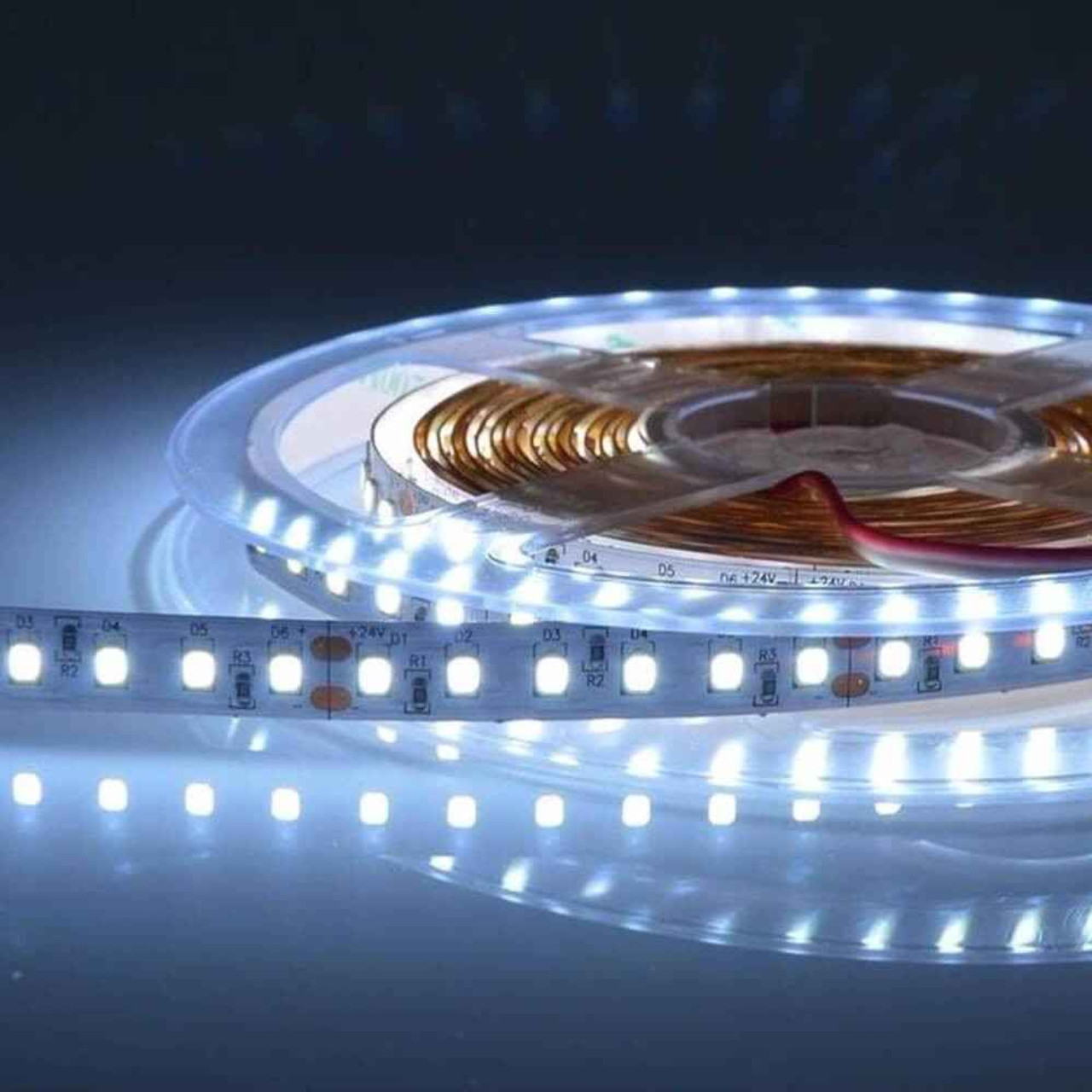 Striscia led adesiva per esterni rotolo da 5 m luce calda