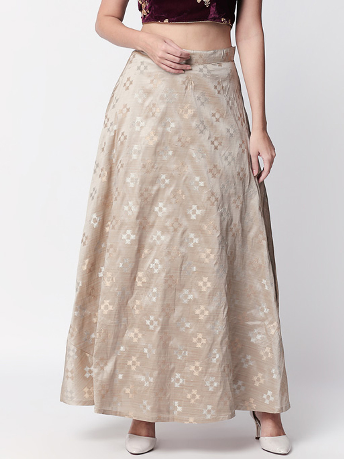 HOW TO USE YOUR LEHENGA SKIRT FOR A BOHEMIAN COMPOSITION - Andaaz Fashion  Blog