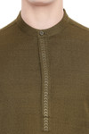 Shatranj Men's Indian Banded Collar Subtle Embroidered Placket Long Kurta Tunic Bottle Green