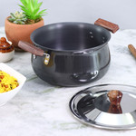Wonderchef Ebony Hard Anodized PFOA-Free Handi Pot with Lid and Handles side view