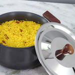 Wonderchef Ebony Hard Anodized PFOA-Free Handi Pot with Lid and Handles with food