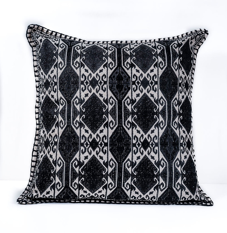 In-Sattva Home Geometric and Ancient Art Hand-Embellished Cotton Cushion Cover Decorative Pillow, Blk, 20 x 20