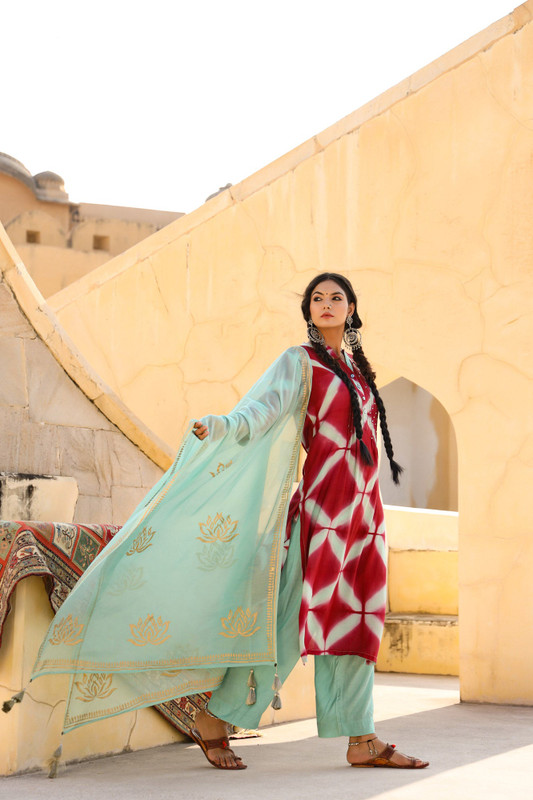 In-Sattva Mayori Pure Cotton Handcrafted Ethnic Aqua Dupatta | Front View