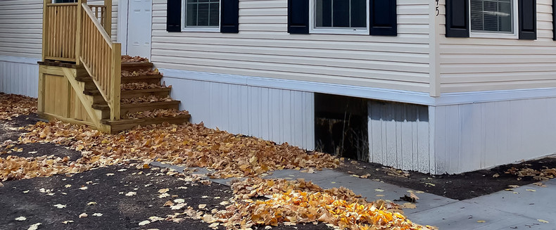 What to Do When Manufactured Home Skirting Starts Cracking or Failing