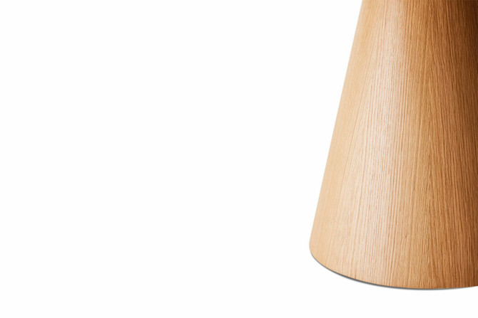 Tavamo Round Dining Table 120 Dia zoomed in leg view