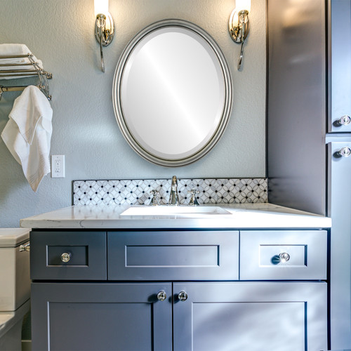 Lifestyle 2 - Saratoga Oval Frame - Silver Leaf with Black Antique Lifestyle 2 - Saratoga Oval Frame - Silver Leaf with Black Antique