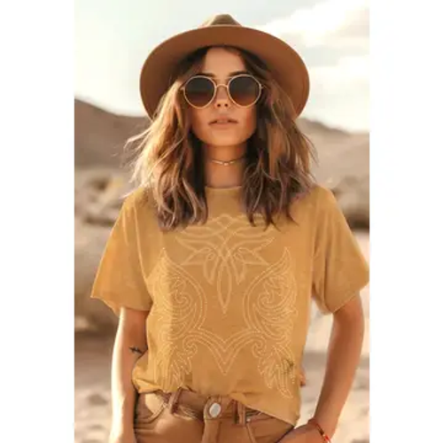 Cowboy Boots Toe Stitched Mineral Graphic Top - Mineral Mustard