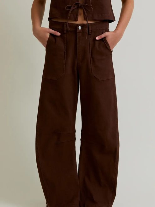 Mid Rise Pocket Detail Pants