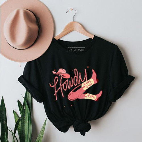 HOWDY BOOTS BLACK T SHIRT
