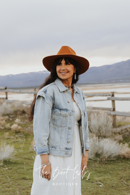 BOYFRIEND DENIM JACKET W SHOULDER DETAIL