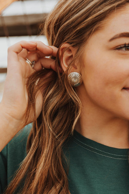 LARGE CONCHO FLOWER ROUND STUD EARRINGS