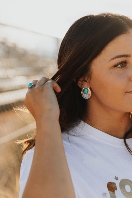 NAVAJO HANDMADE SS KINGMAN TURQ EARRINGS